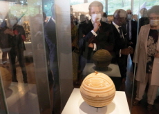France Returns Stolen Artifacts to Benin - Headline News